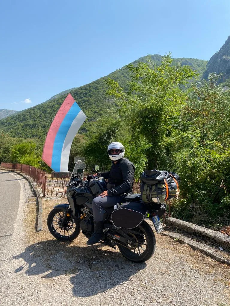 La CB500X nei Balcani: poca scena, tanti chilometri.