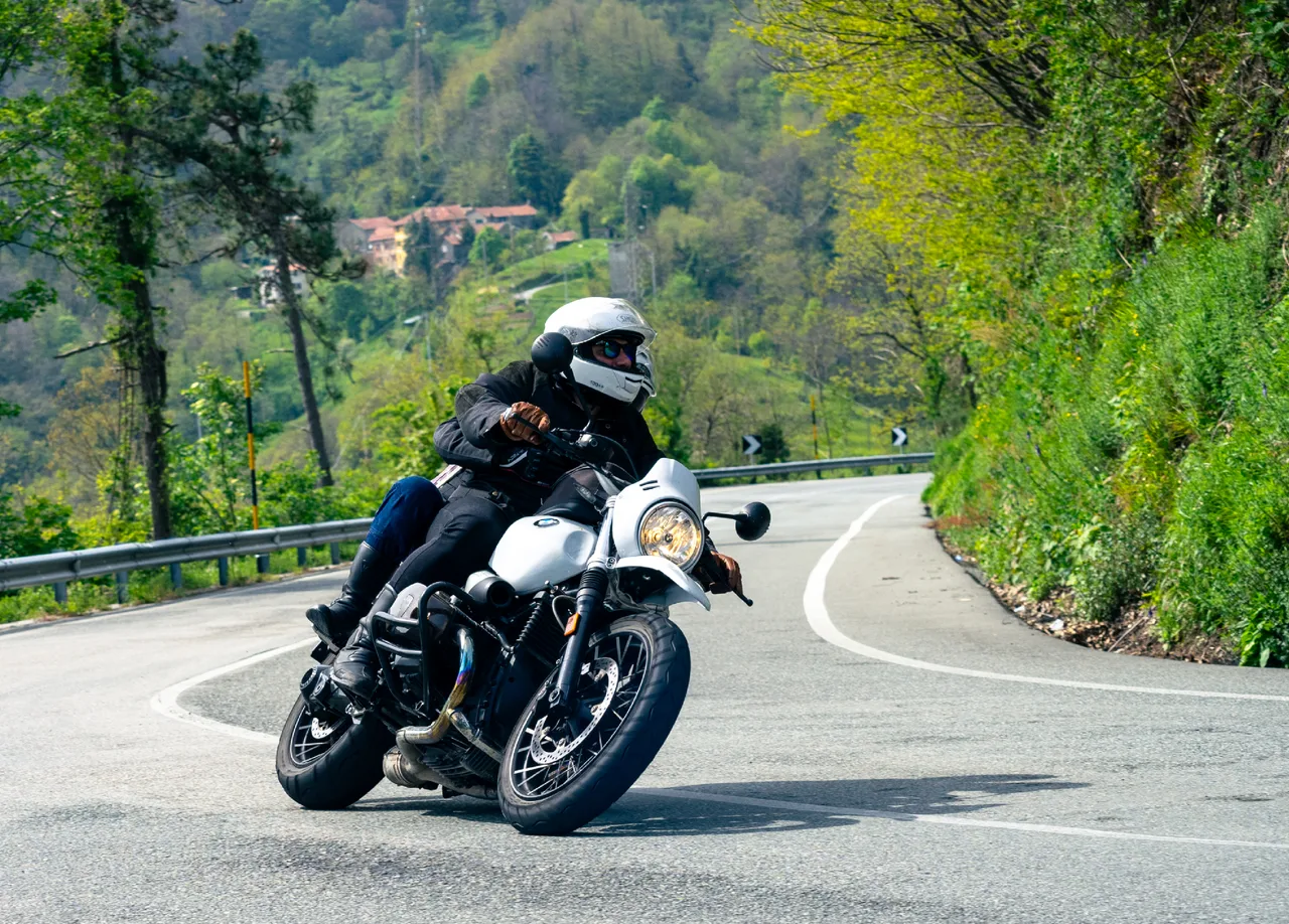 La R nineT Urban G/S sul passo del Turchino.