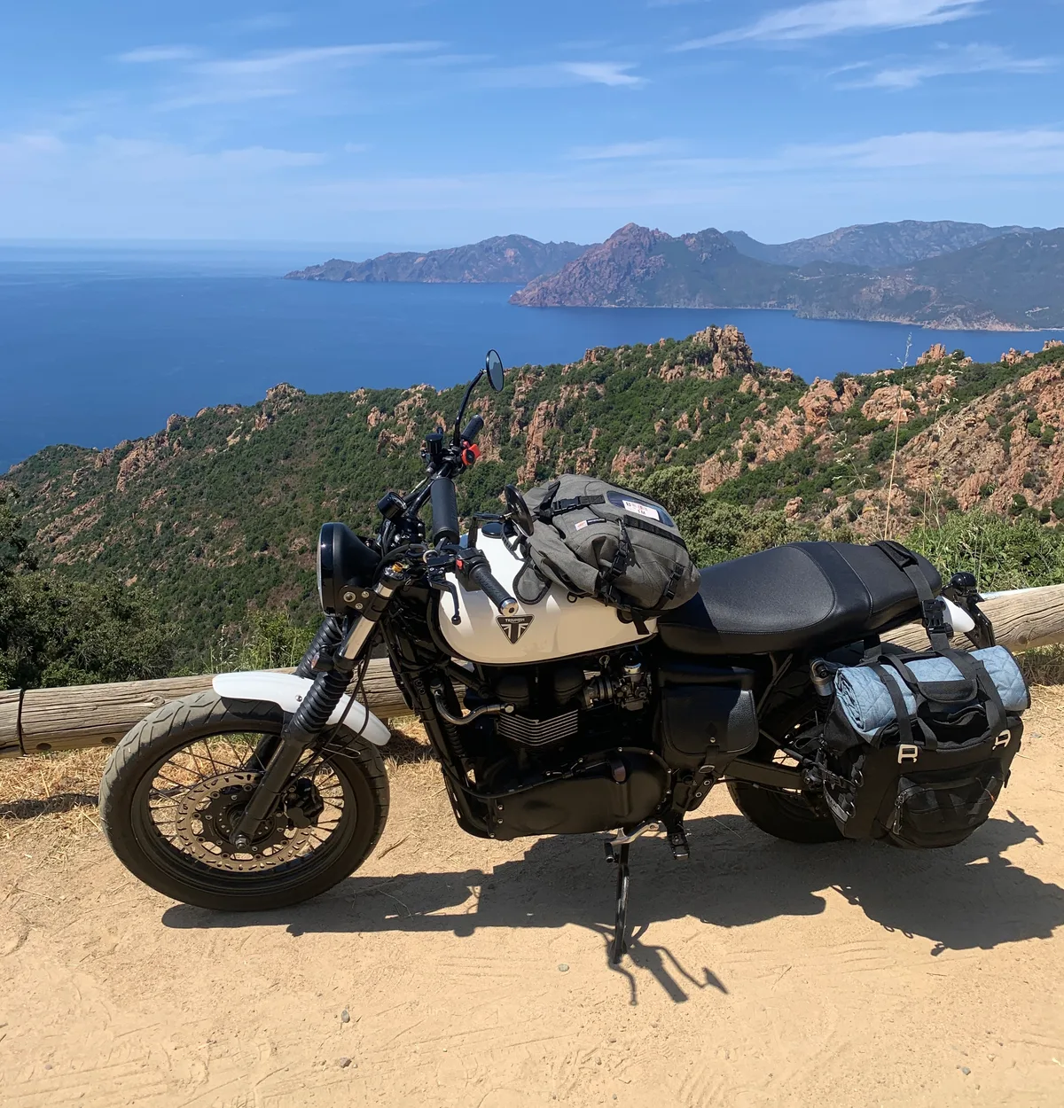 In viaggio in moto in Corsica, sopra le Calanche di Piana