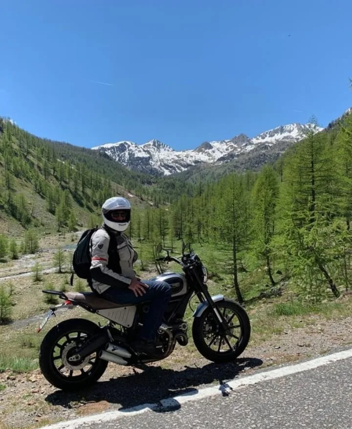 Tra le Alpi liguri.