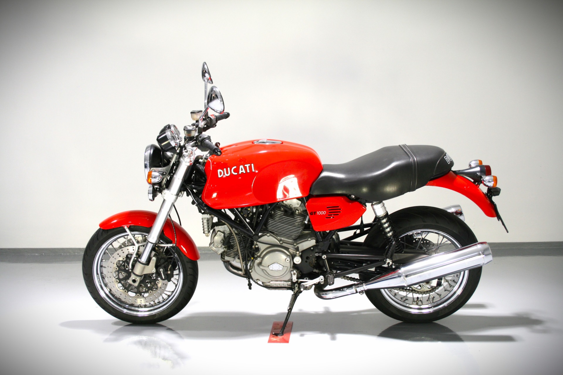 Ducati GT1000 / SportClassic