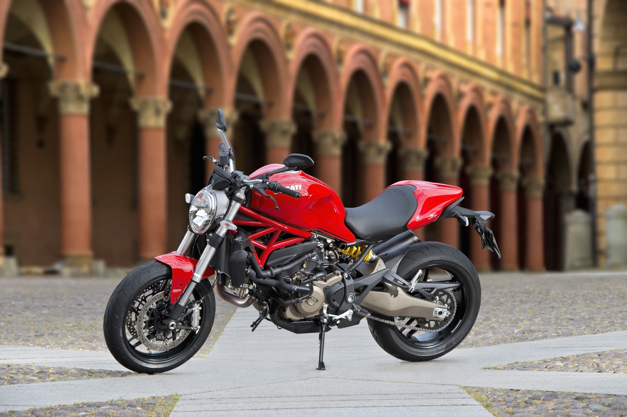 Ducati Monster 821 / 937