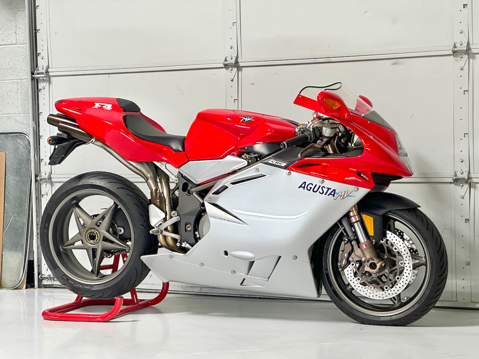 MV Agusta F4 750